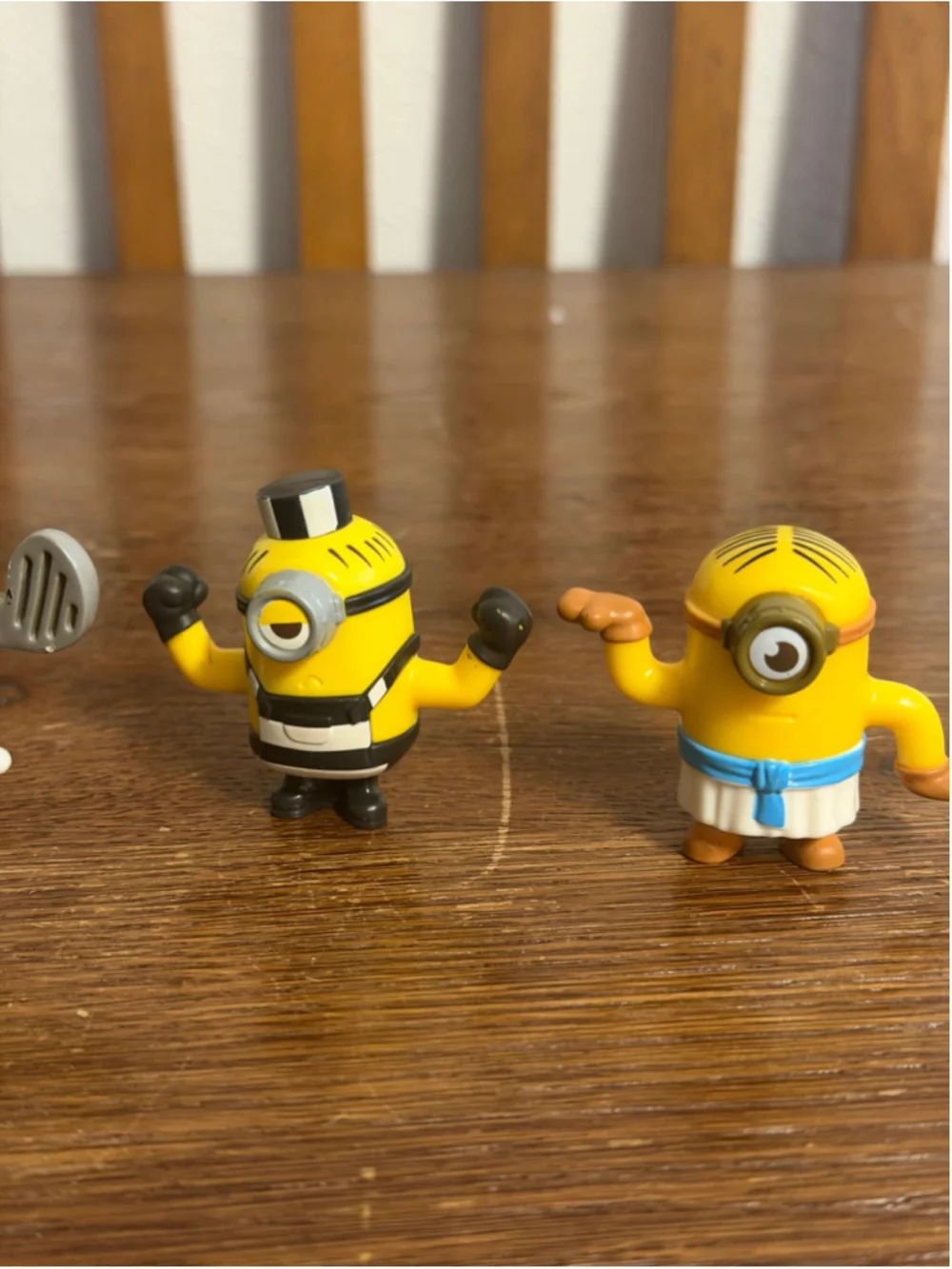 Despicable Me Minions Mini Figures Lot of 4 Pilot Chef Prisoner Character Toys